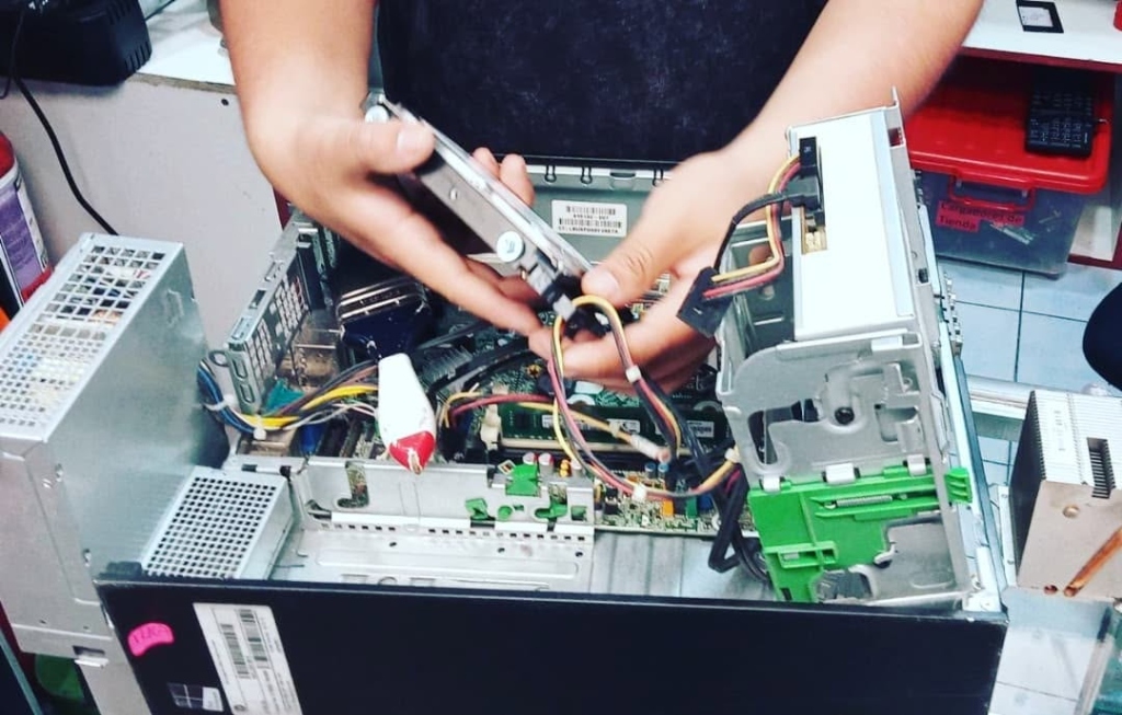 Mantenimiento y Reparación de Laptops/PCs proceso 1